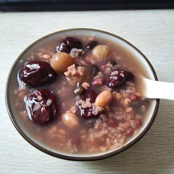 红豆薏米瘦身汤